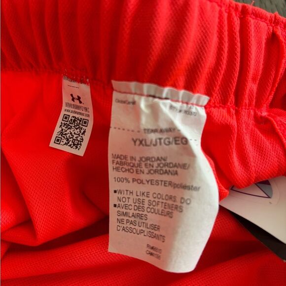 Under Armour Red Athletic Shorts Lightweight Performance - Picture 3 of 5